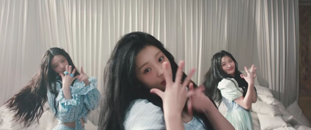 ILLIT Magnetic 후렴구 손가락 안무 동작 시퀀스