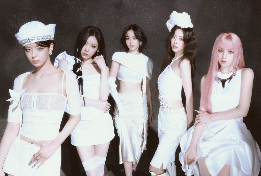 ITZY at Seven Years: Why “Motto” Turns the Question Outward for the First Time
