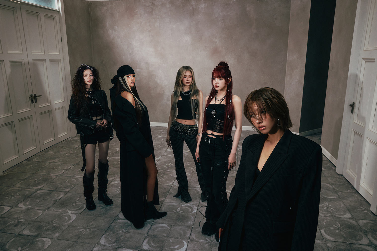 Photo-concept officielle du groupe i-dle pour le neuvième mini-album We made